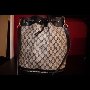 Vintage Gucci Bucket Bag White/Navy